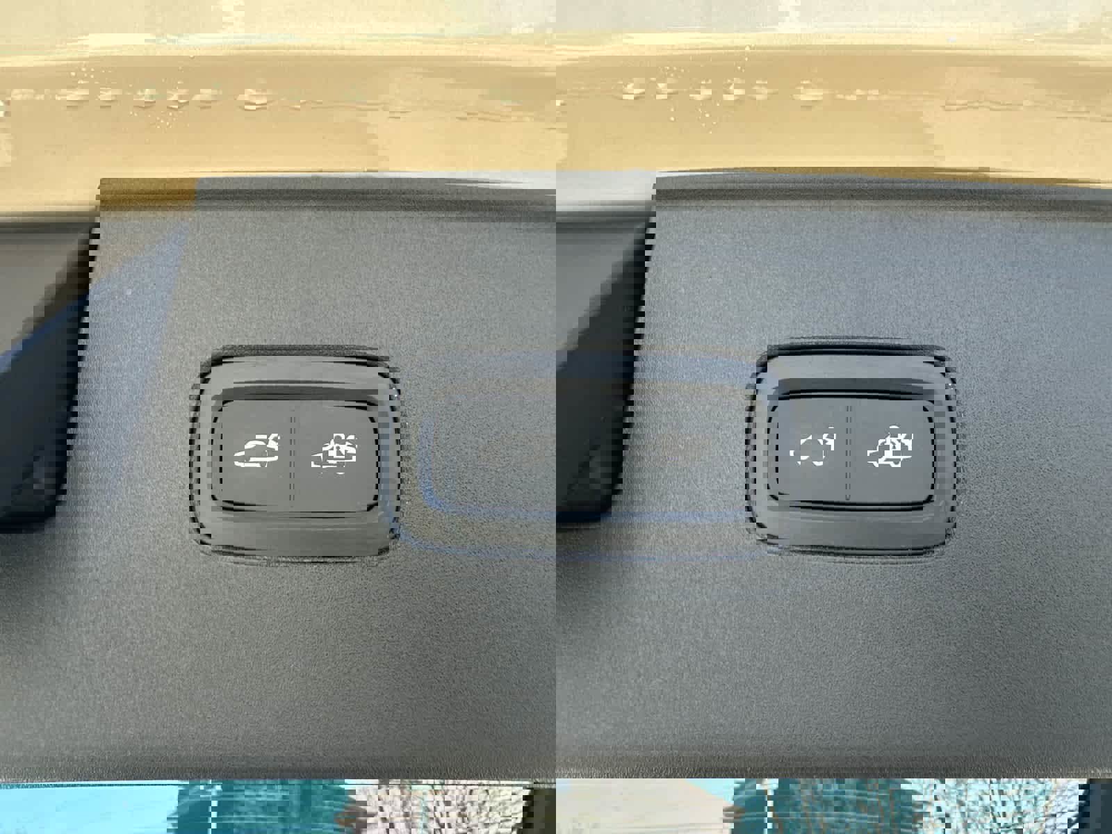 Certified 2025 Volvo EX90 Ultra w/ Protection Package Premier image 15