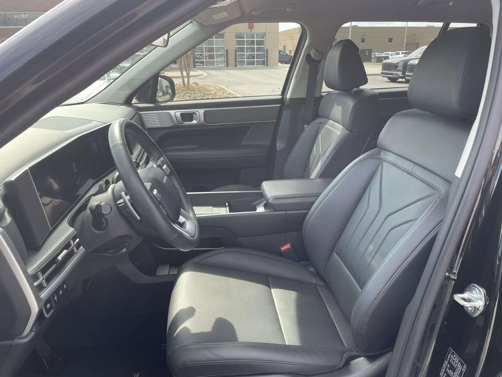 Certified 2025 Hyundai Santa Fe SEL image 9