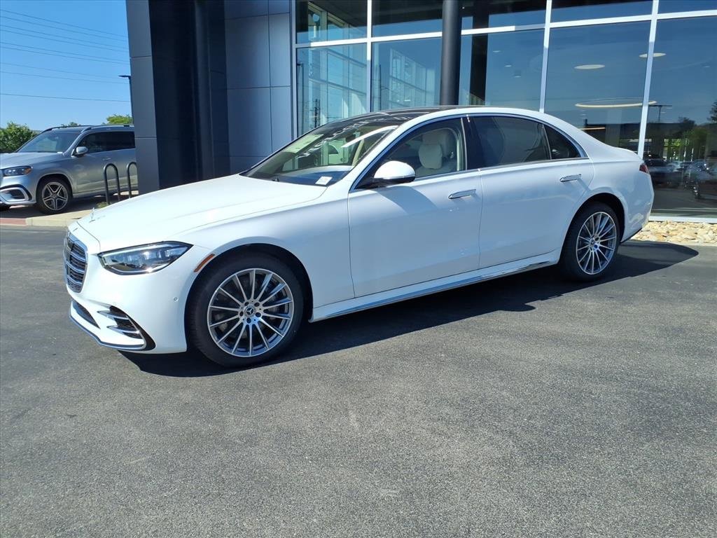 New 2025 Mercedes-Benz S 580 4MATIC Sedan image 2