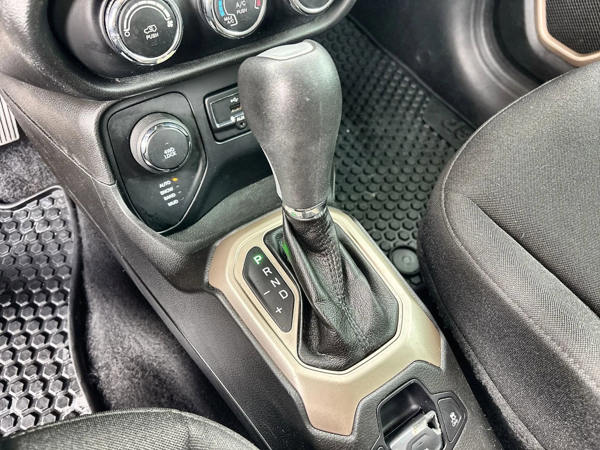 Used 2017 Jeep Renegade Sport w/ Power & Air Group image 20