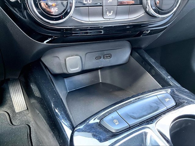 Used 2025 Chevrolet Trax LT FWD image 26