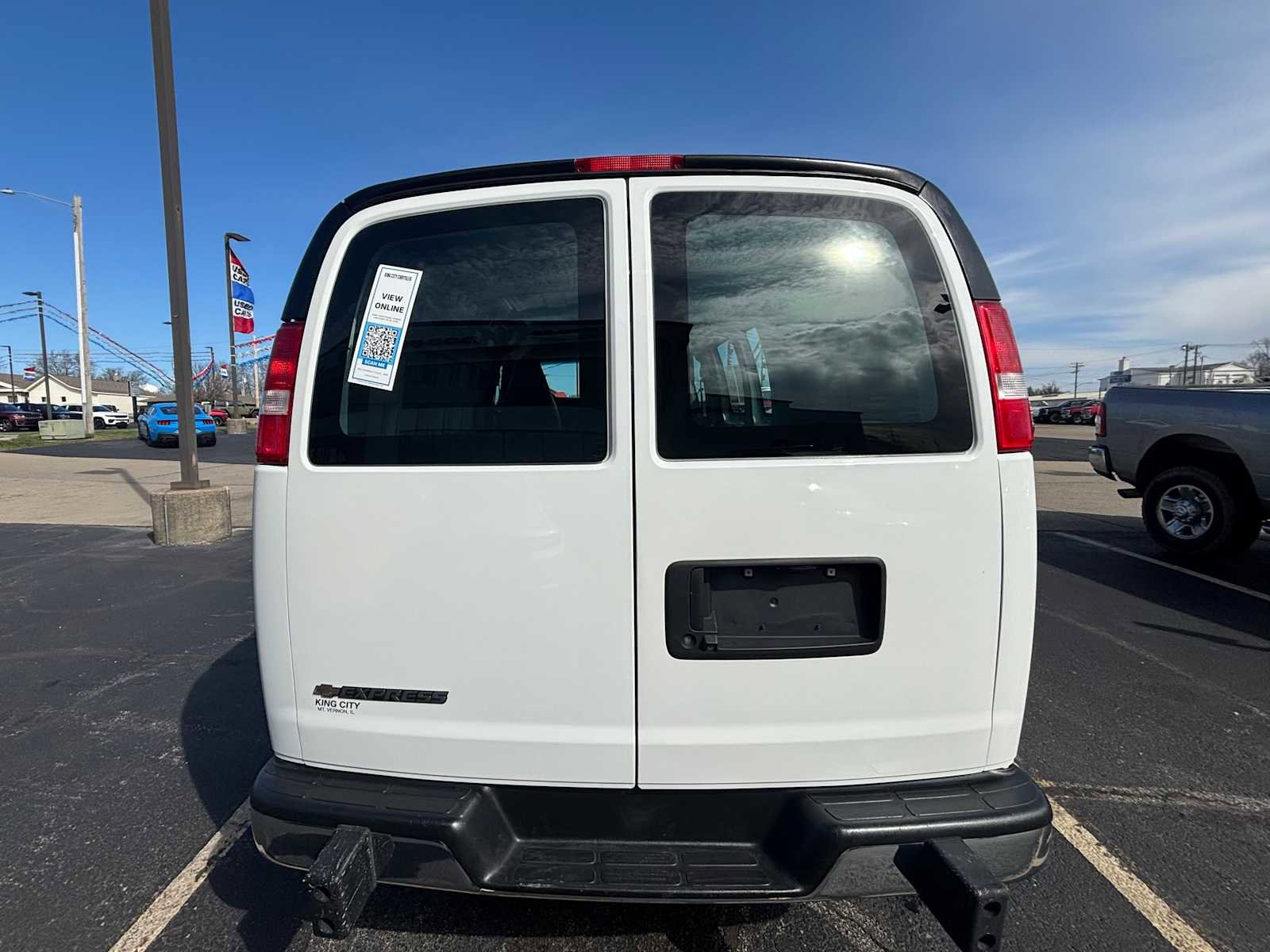 Used 2022 Chevrolet Express 2500 w/ Driver Convenience Package RWD image 6