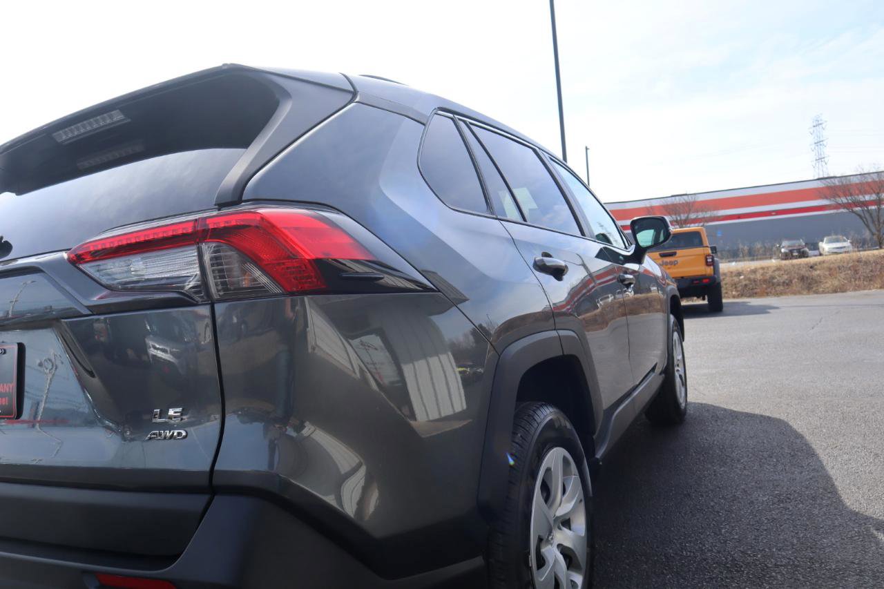 Used 2019 Toyota RAV4 LE w/ All Weather Liner Package AWD/4WD image 30