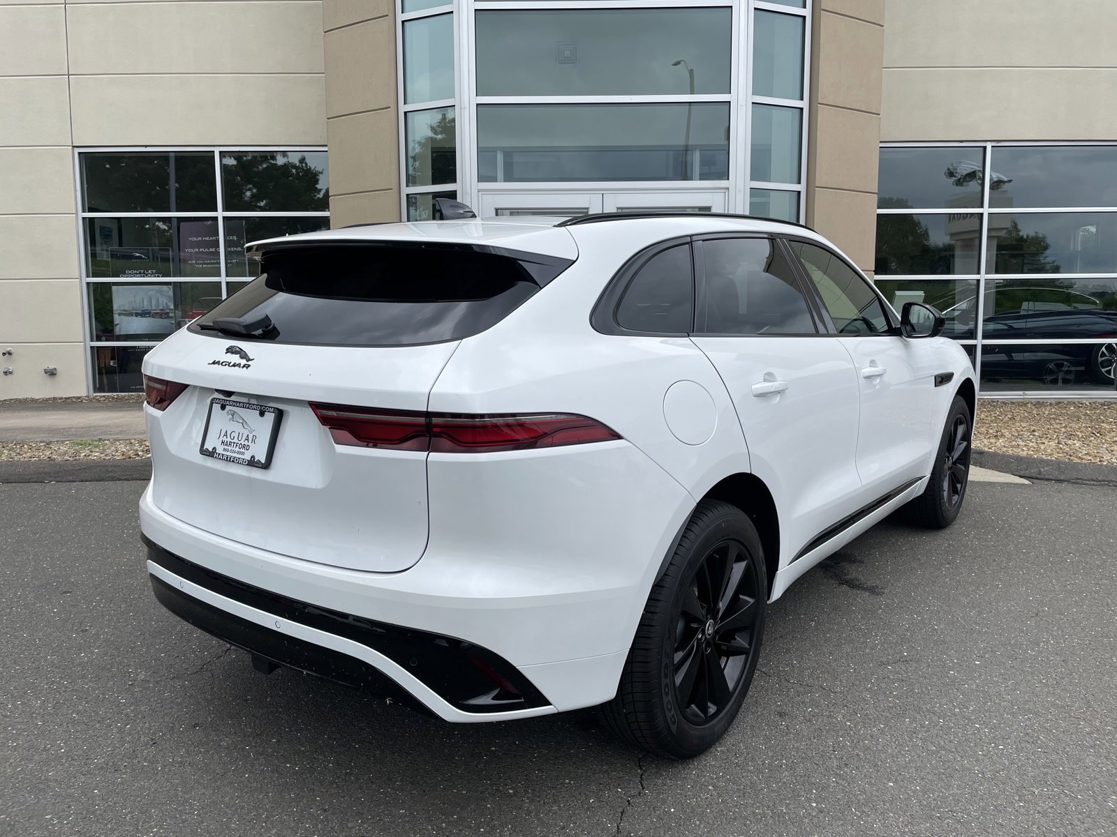 New 2025 Jaguar F-PACE R-Dynamic S image 7