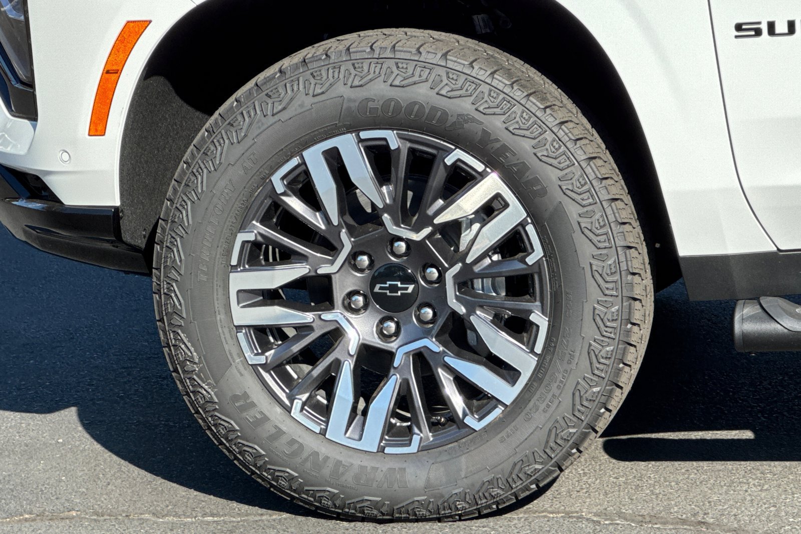 New 2027 Chevrolet Suburban Z71 w/ Comfort Package AWD/4WD image 26