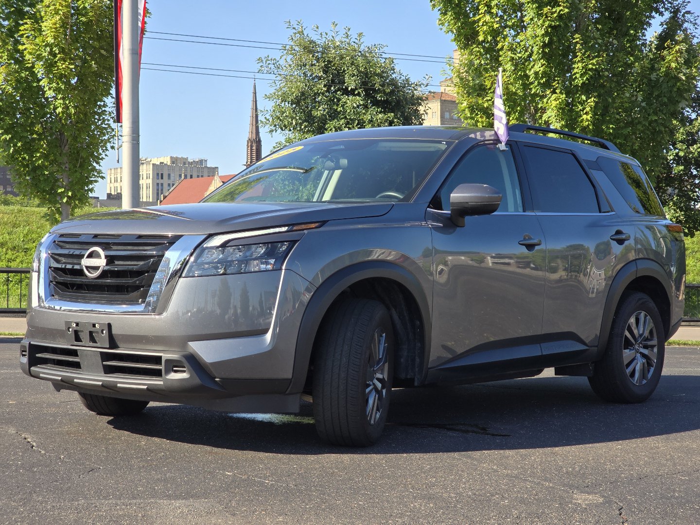 Used 2025 Nissan Pathfinder SV FWD image 21