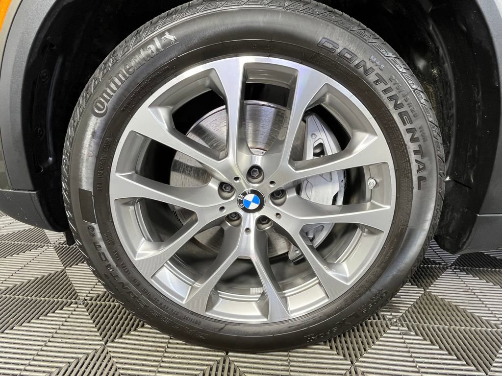 Certified 2026 BMW X5 xDrive50e w/ Executive Package image 13