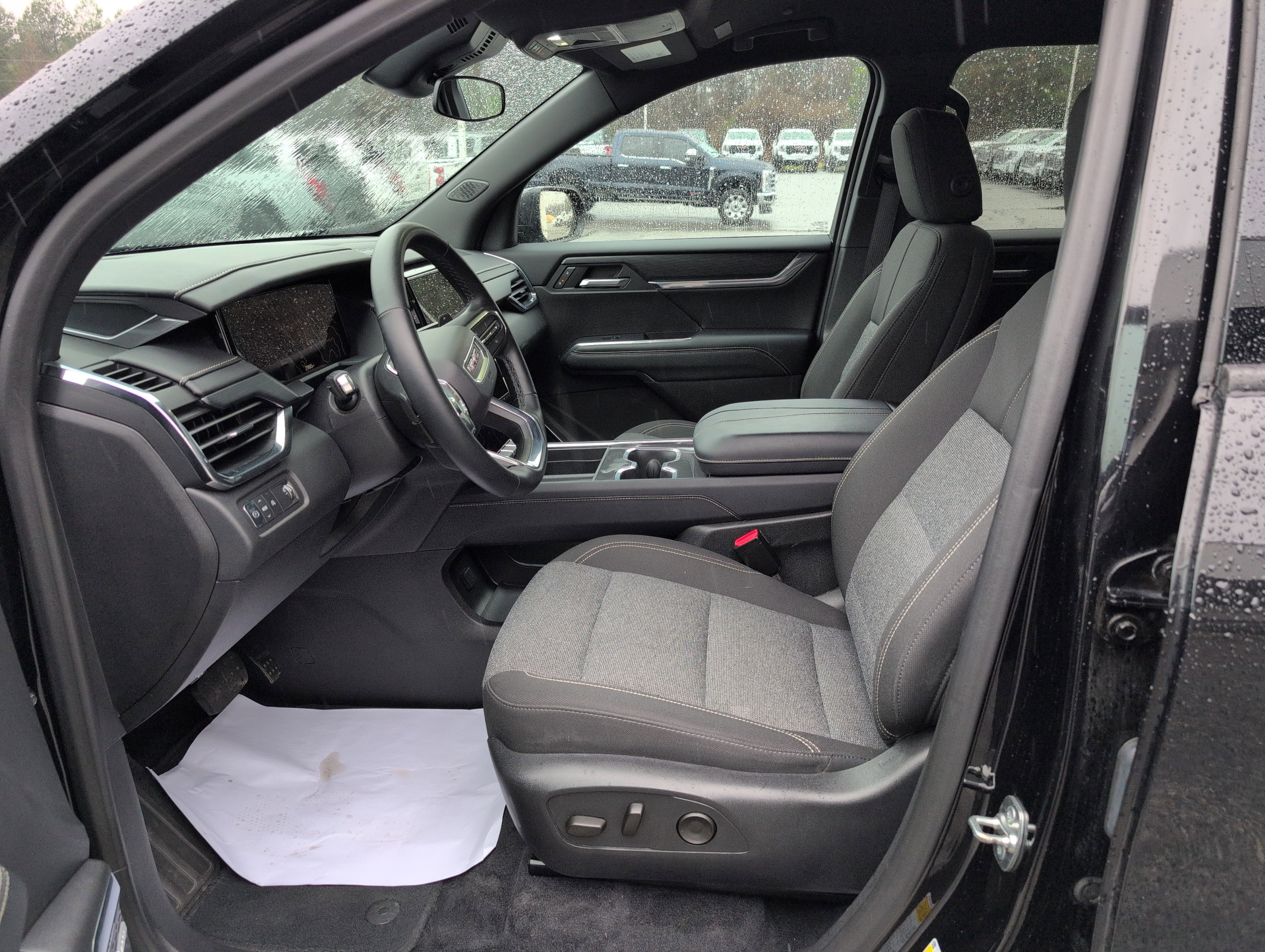 Used 2025 GMC Acadia Elevation image 16