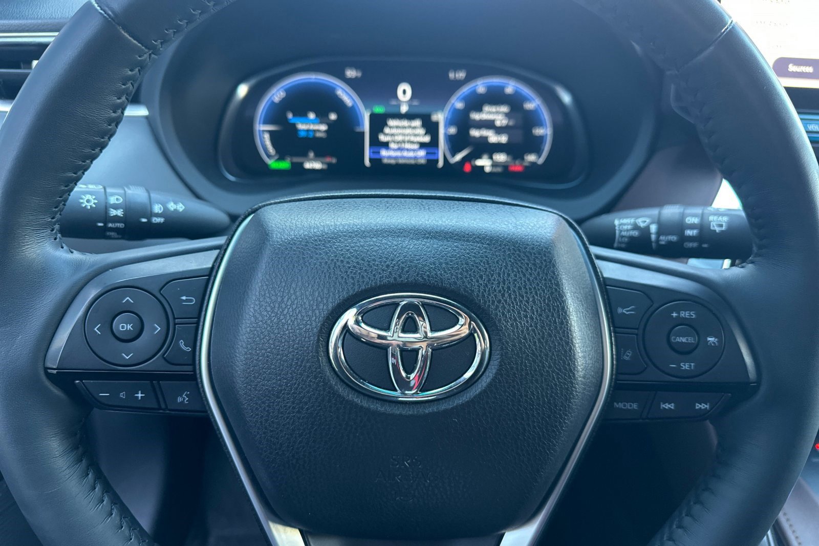 Used 2023 Toyota Venza Limited image 29