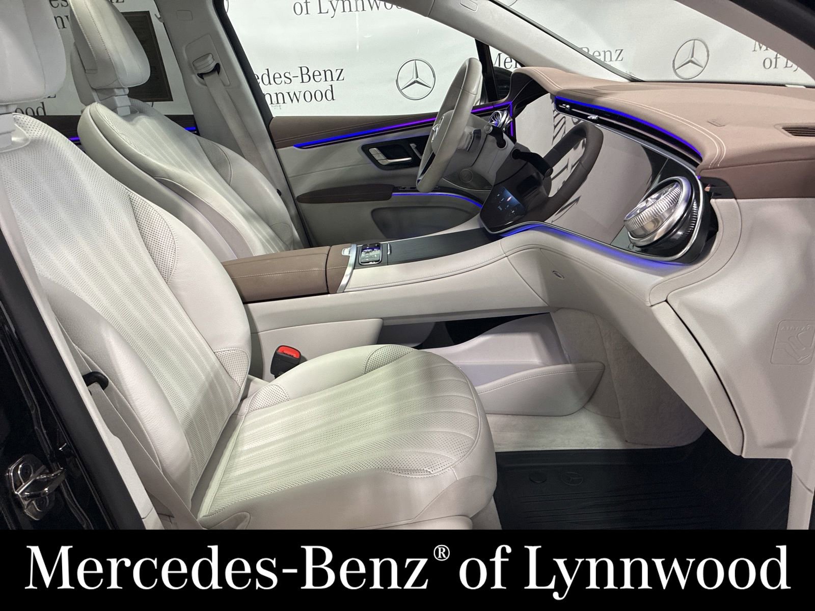 Used 2023 Mercedes-Benz EQS 580 4MATIC SUV image 24