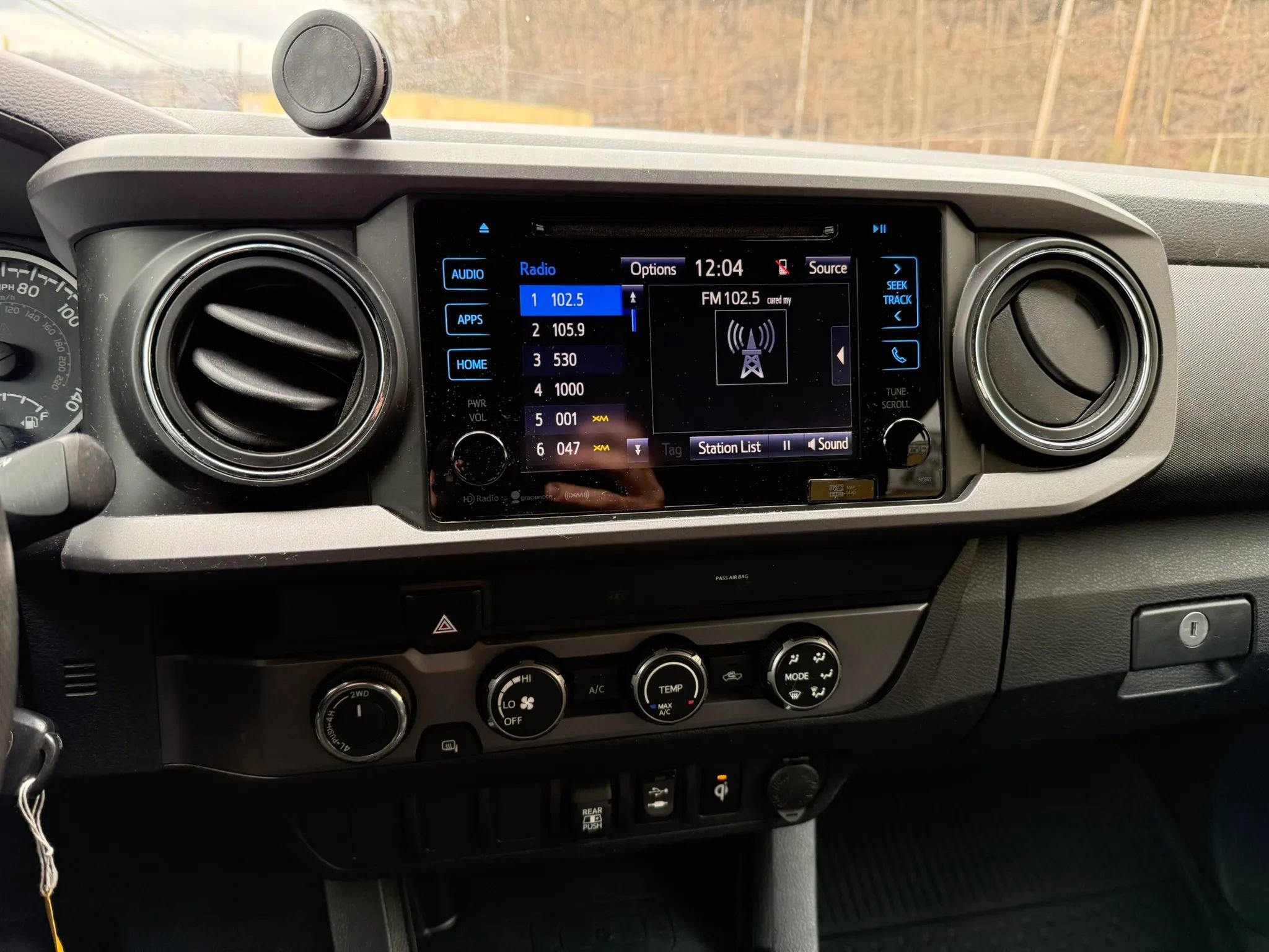 Used 2019 Toyota Tacoma TRD Sport image 10