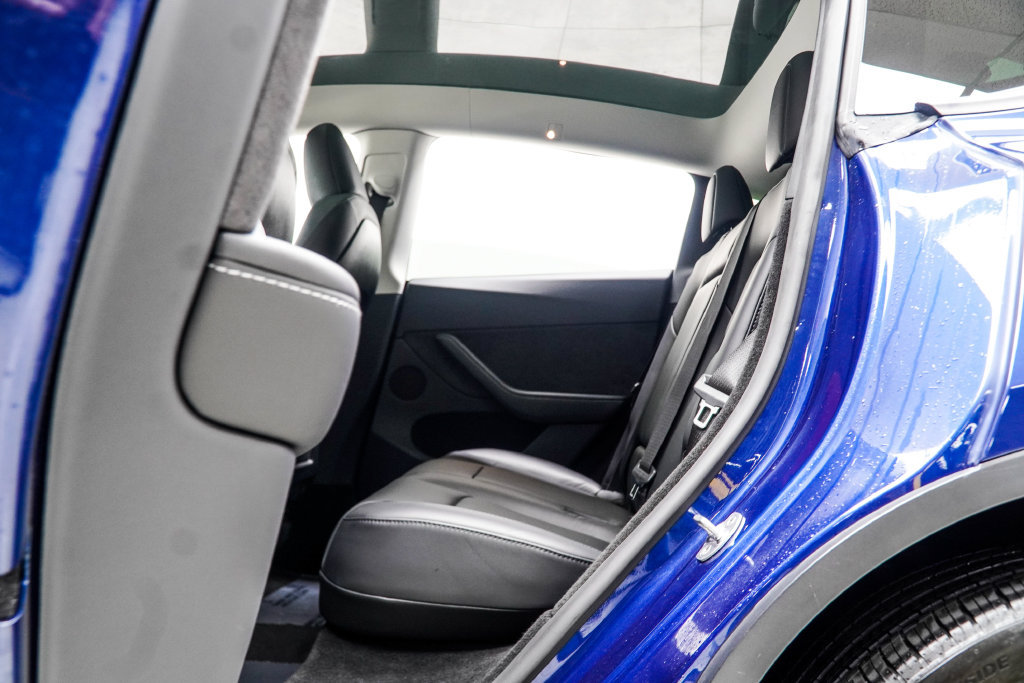 Used 2023 Tesla Model Y AWD image 36