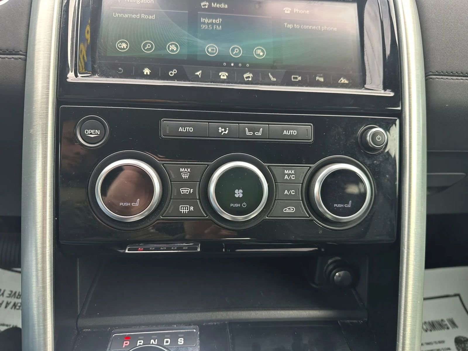 Used 2018 Land Rover Discovery HSE image 34