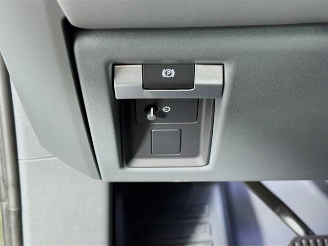 Used 2026 Land Rover Defender 110 X-Dynamic SE image 10