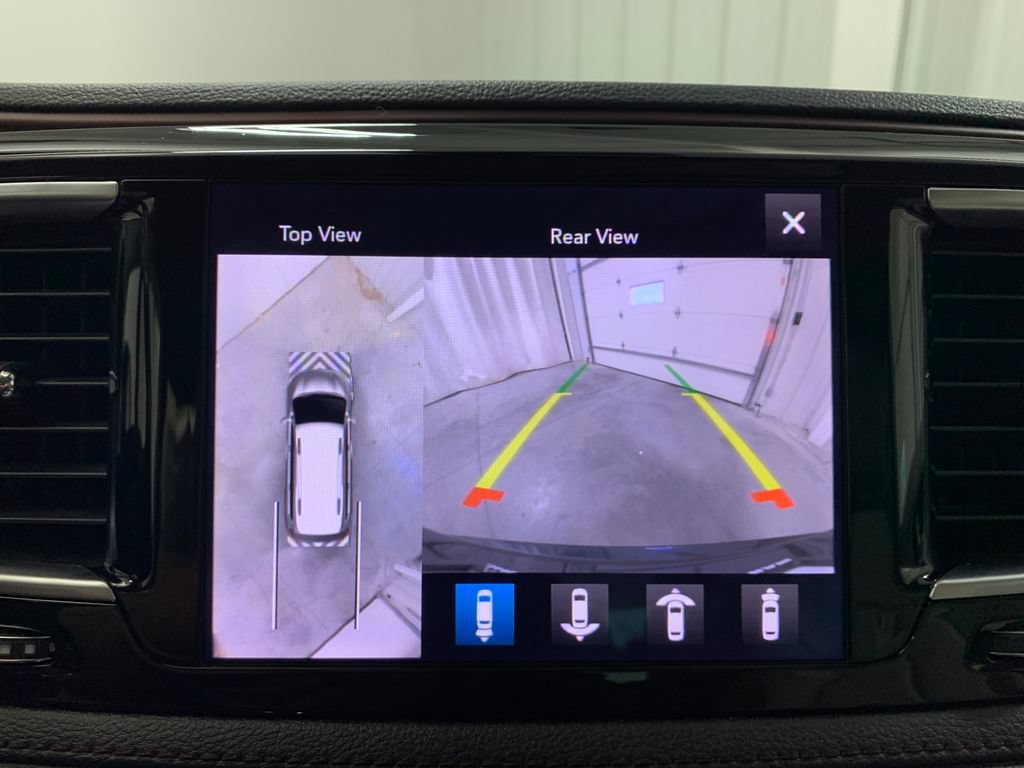 Used 2020 Chrysler Pacifica Limited w/ Advanced Safetytec Group FWD image 34