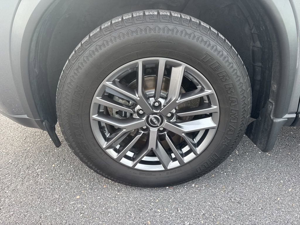 Used 2023 Nissan Rogue S image 14