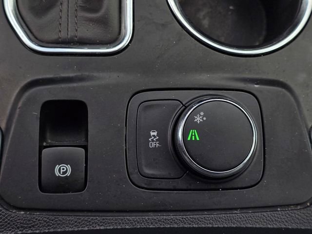 Used 2020 Chevrolet Traverse LS image 18