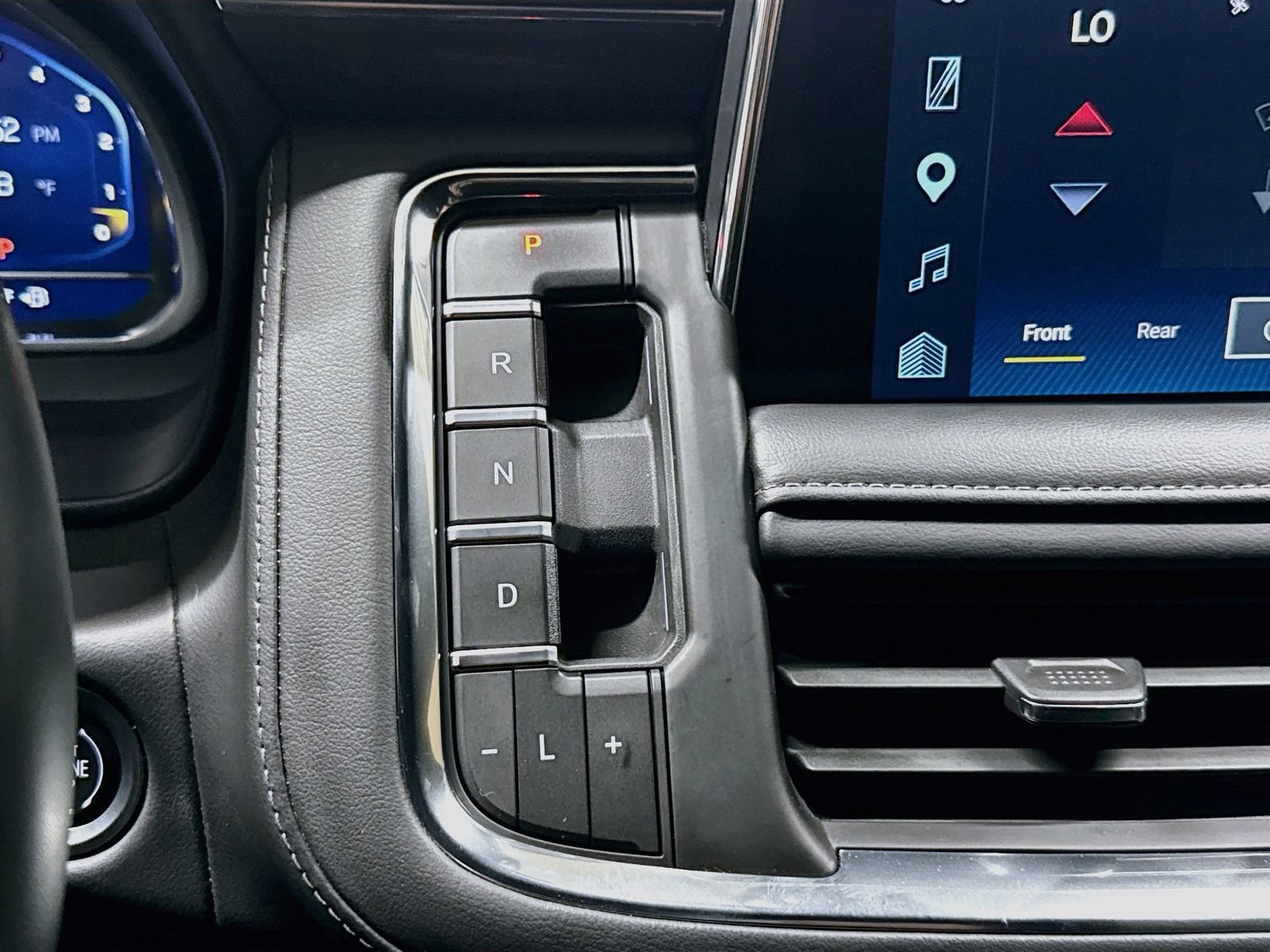 Used 2024 Chevrolet Tahoe LT AWD/4WD image 19