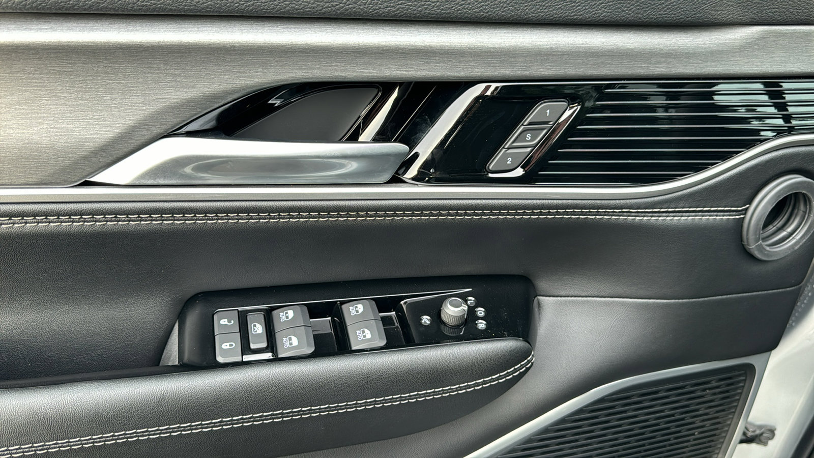 New 2026 Jeep Grand Wagoneer L 4WD image 11
