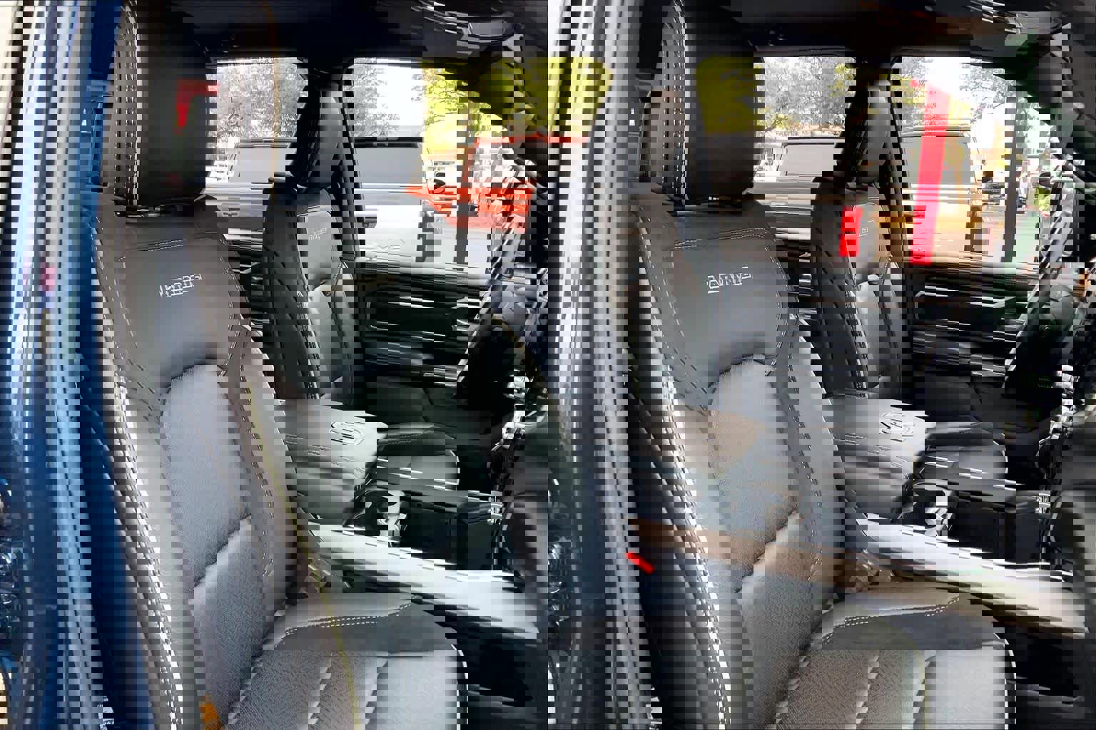 Used 2023 RAM 1500 Laramie AWD/4WD image 9