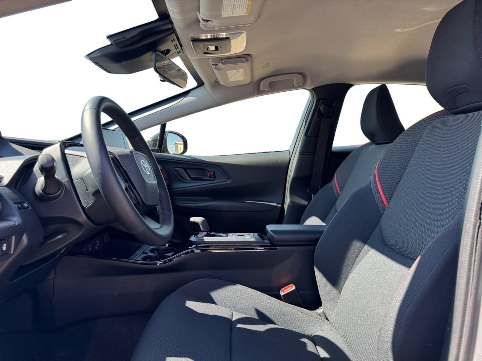 Used 2024 Toyota Prius Prime FWD image 10