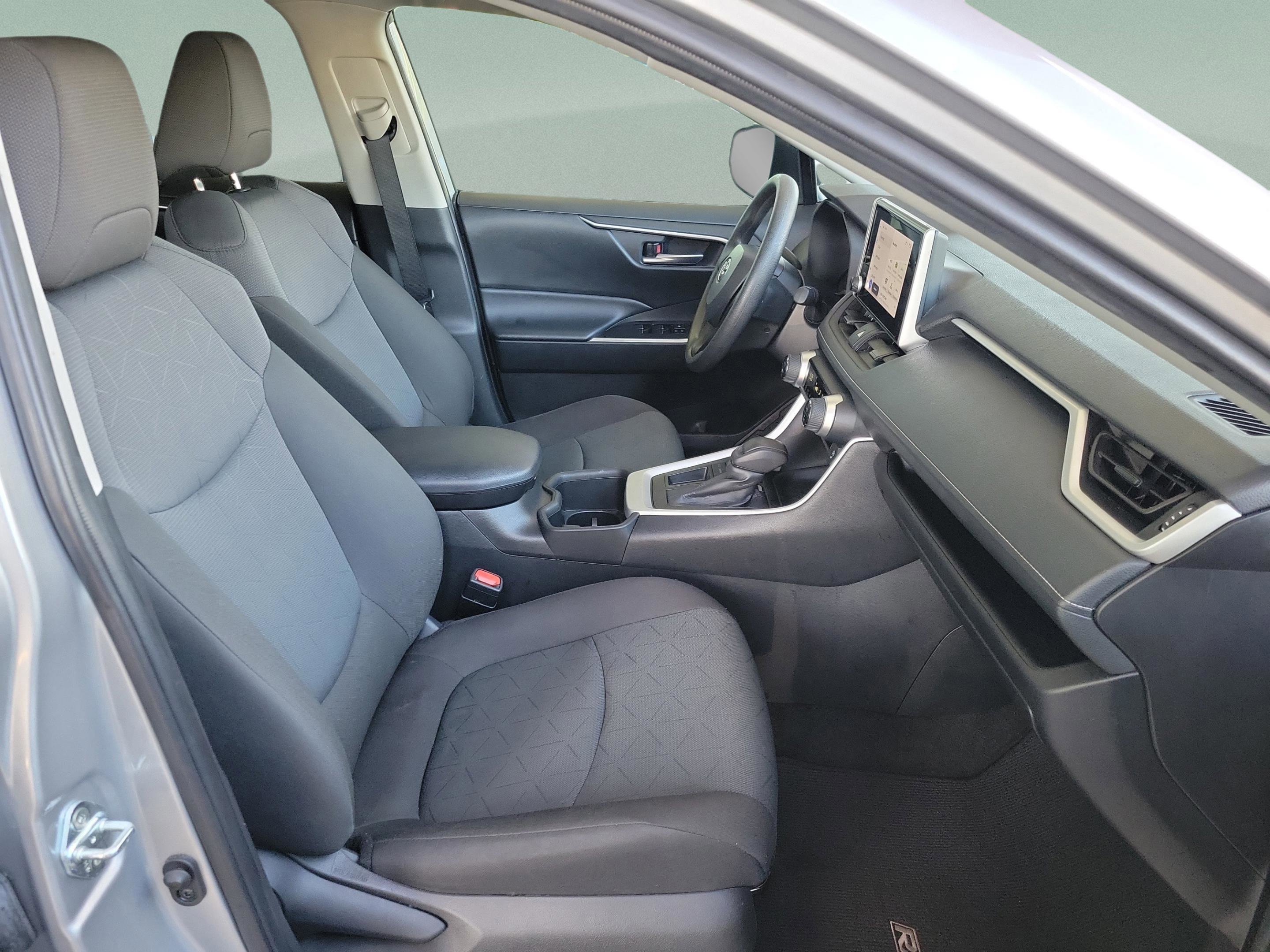 Used 2024 Toyota RAV4 XLE w/ Convenience Package image 28