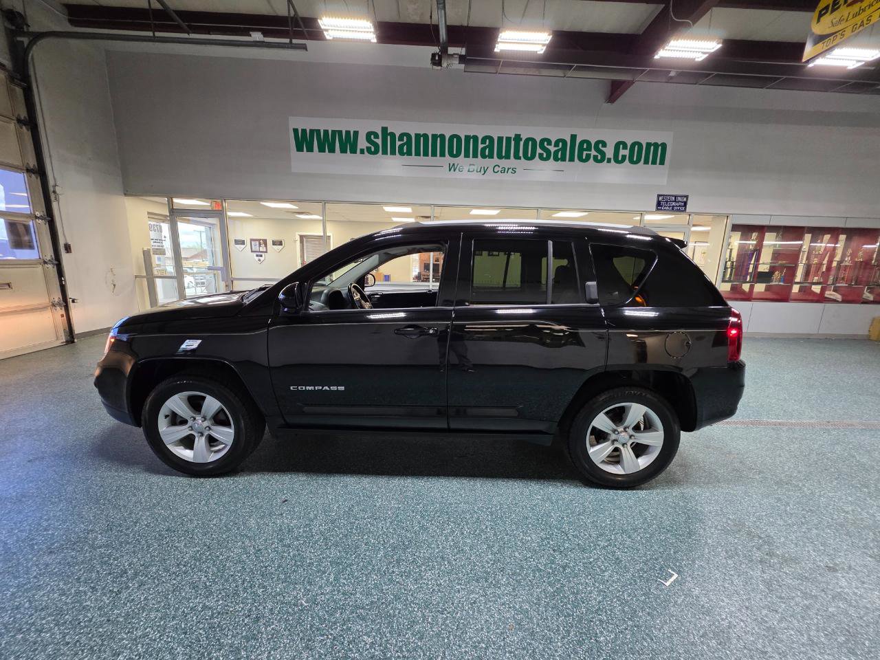 Used 2017 Jeep Compass Latitude image 11