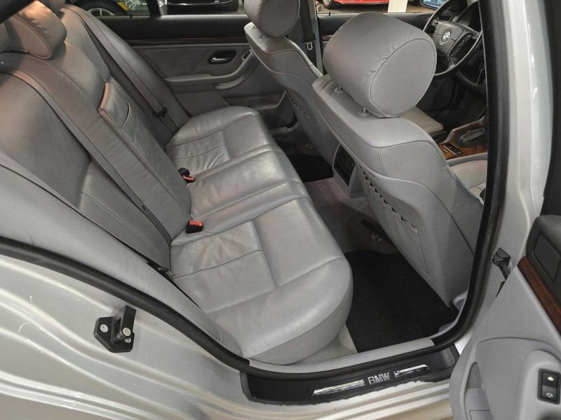 Used 2001 BMW 530i Sedan RWD image 7