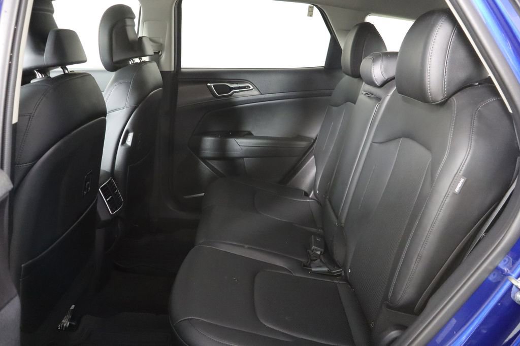Used 2025 Kia Sportage EX image 17