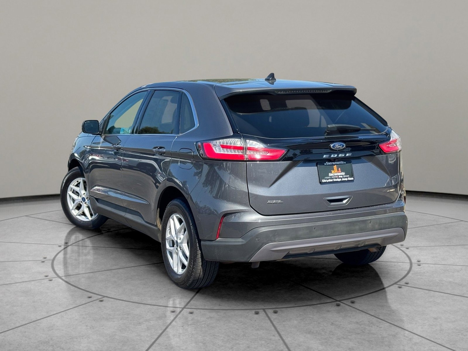 Used 2022 Ford Edge SEL image 7