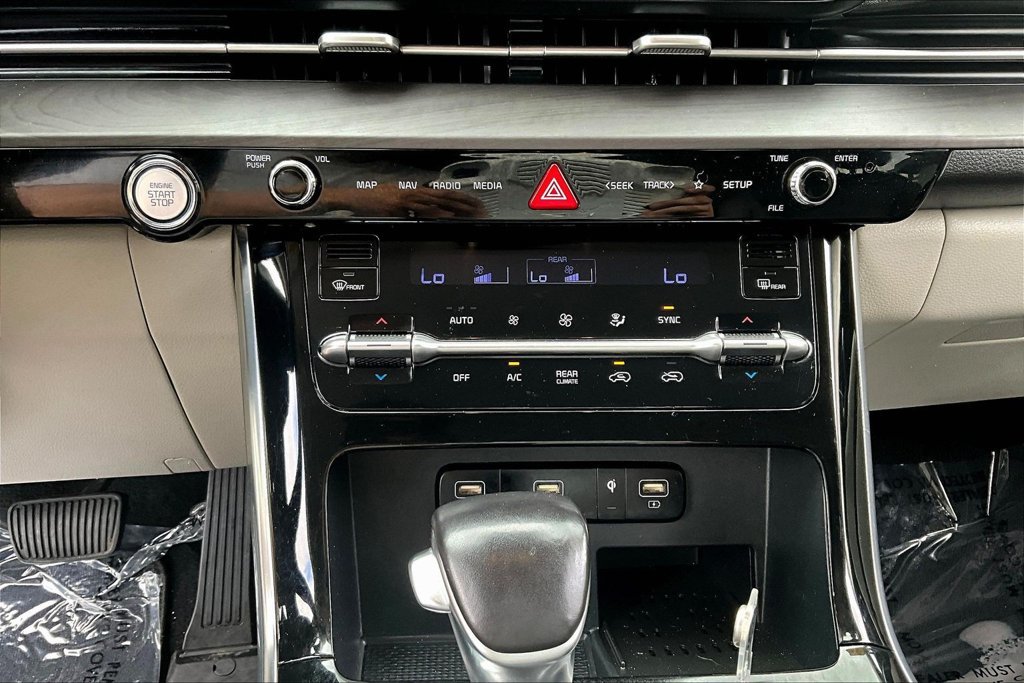 Used 2022 Kia Carnival EX FWD image 15