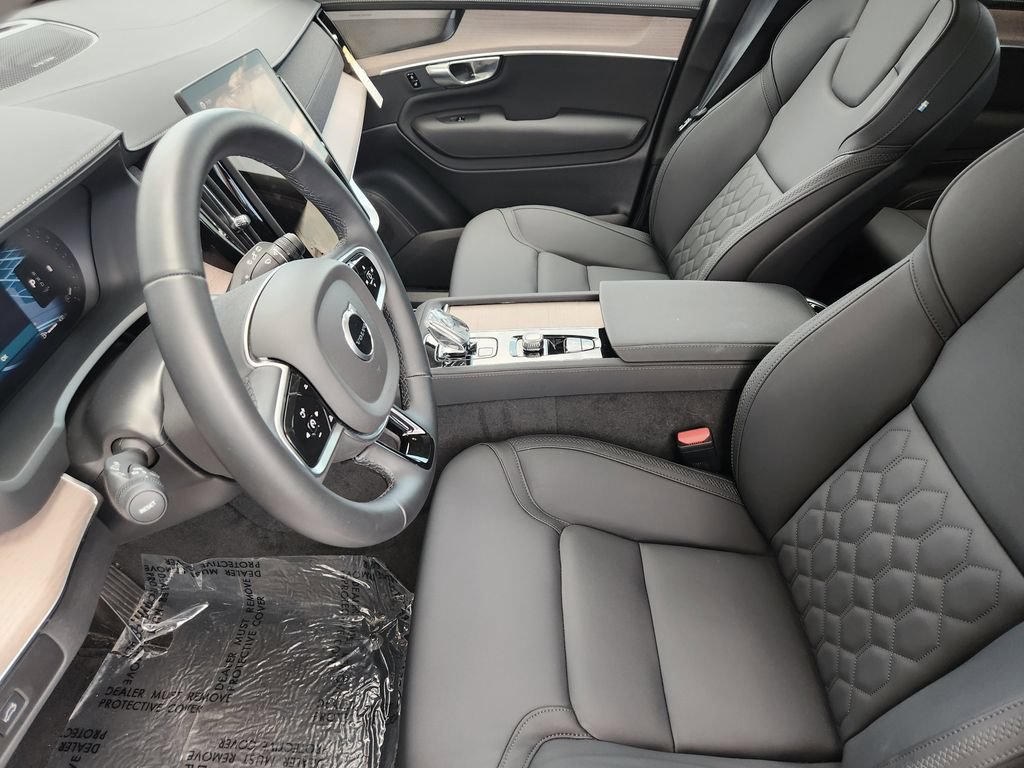 New 2026 Volvo XC90 B6 Plus w/ Protection Package AWD/4WD image 4