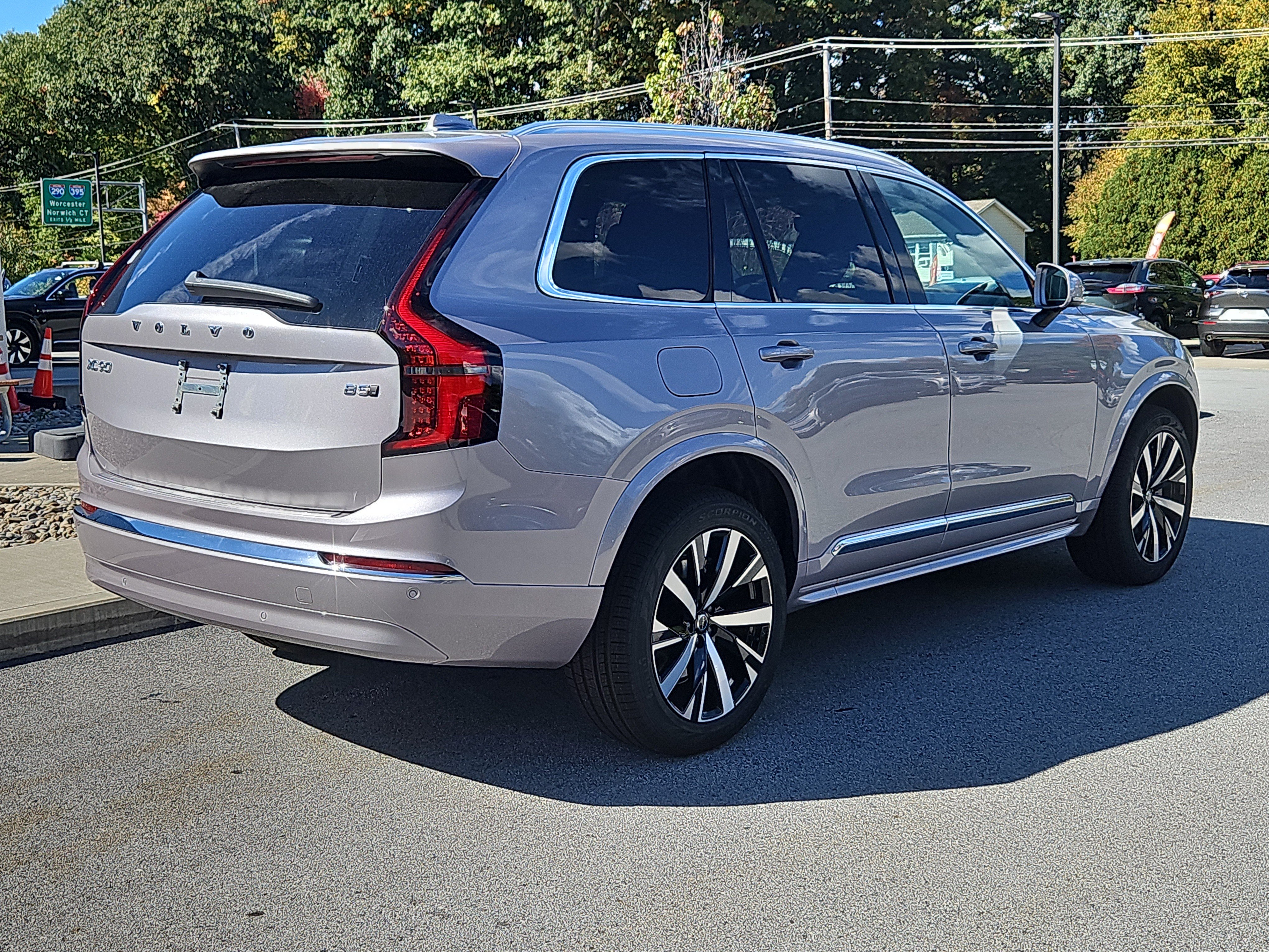 New 2027 Volvo XC90 B5 Core AWD/4WD image 2