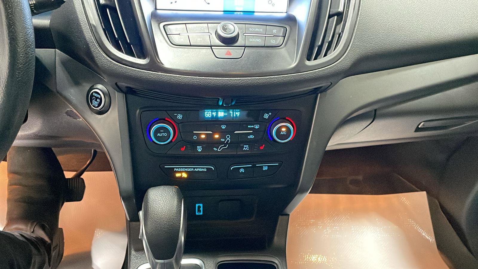 Used 2019 Ford Escape SE image 20