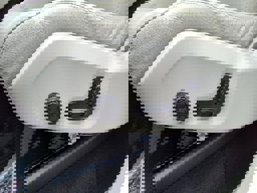 Certified 2023 Volvo XC90 T8 Plus w/ Protection Package image 4