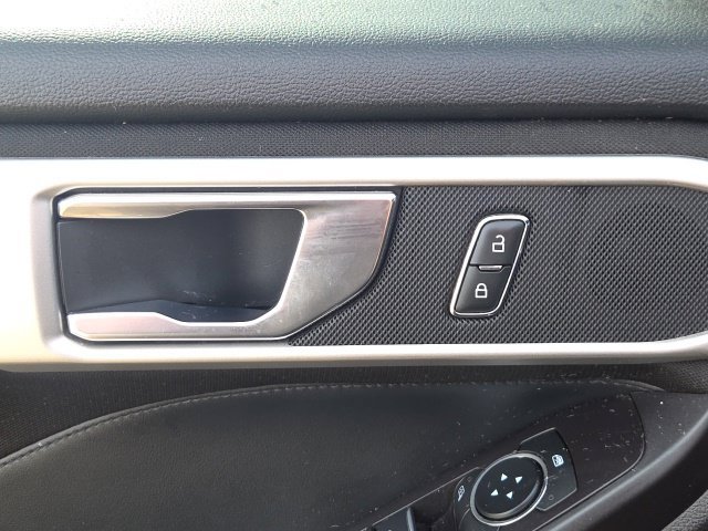 Used 2020 Ford Explorer XLT AWD/4WD image 21