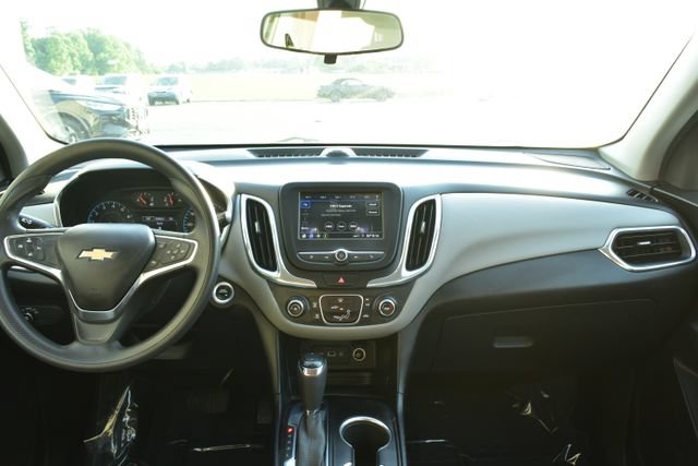 Used 2019 Chevrolet Equinox LS AWD/4WD image 32