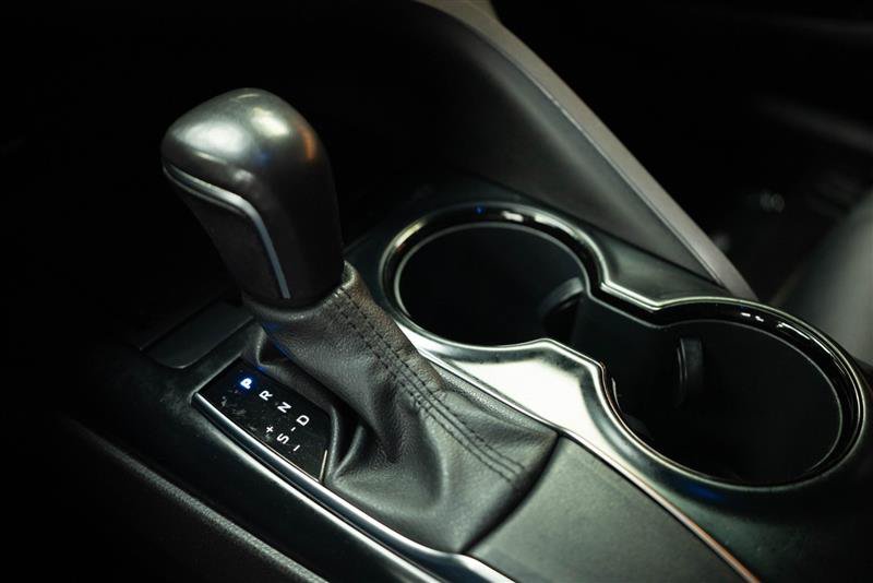 Used 2020 Toyota Camry SE w/ Carpet Mat Package FWD image 22