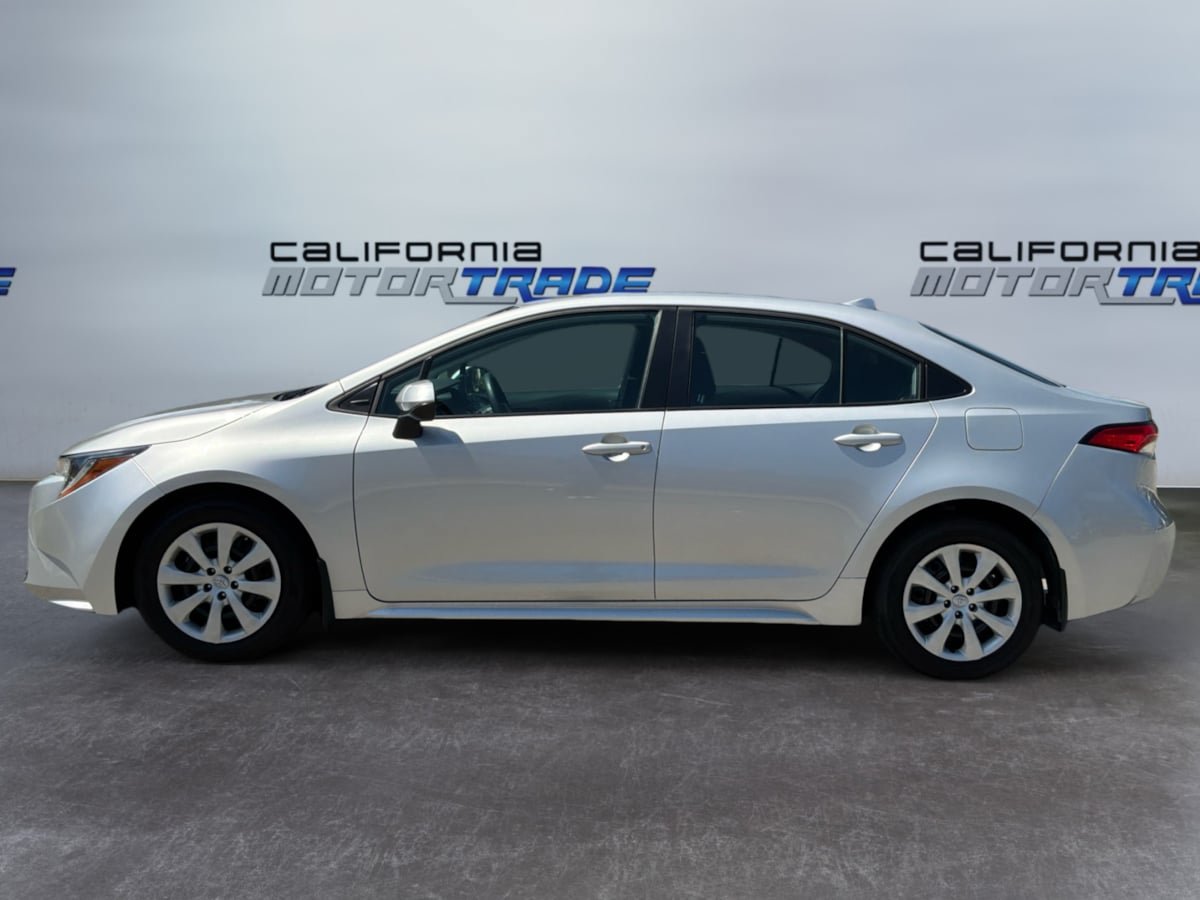 Used 2025 Toyota Corolla LE FWD image 8