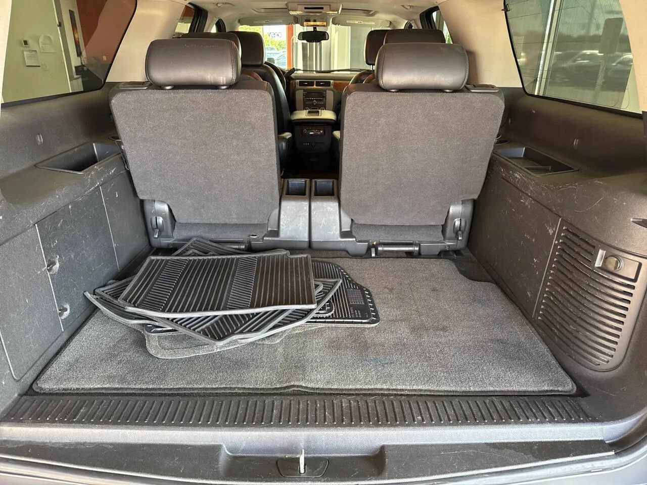Used 2007 GMC Yukon XL SLT w/ SLT Preferred Equipment Group AWD/4WD image 35