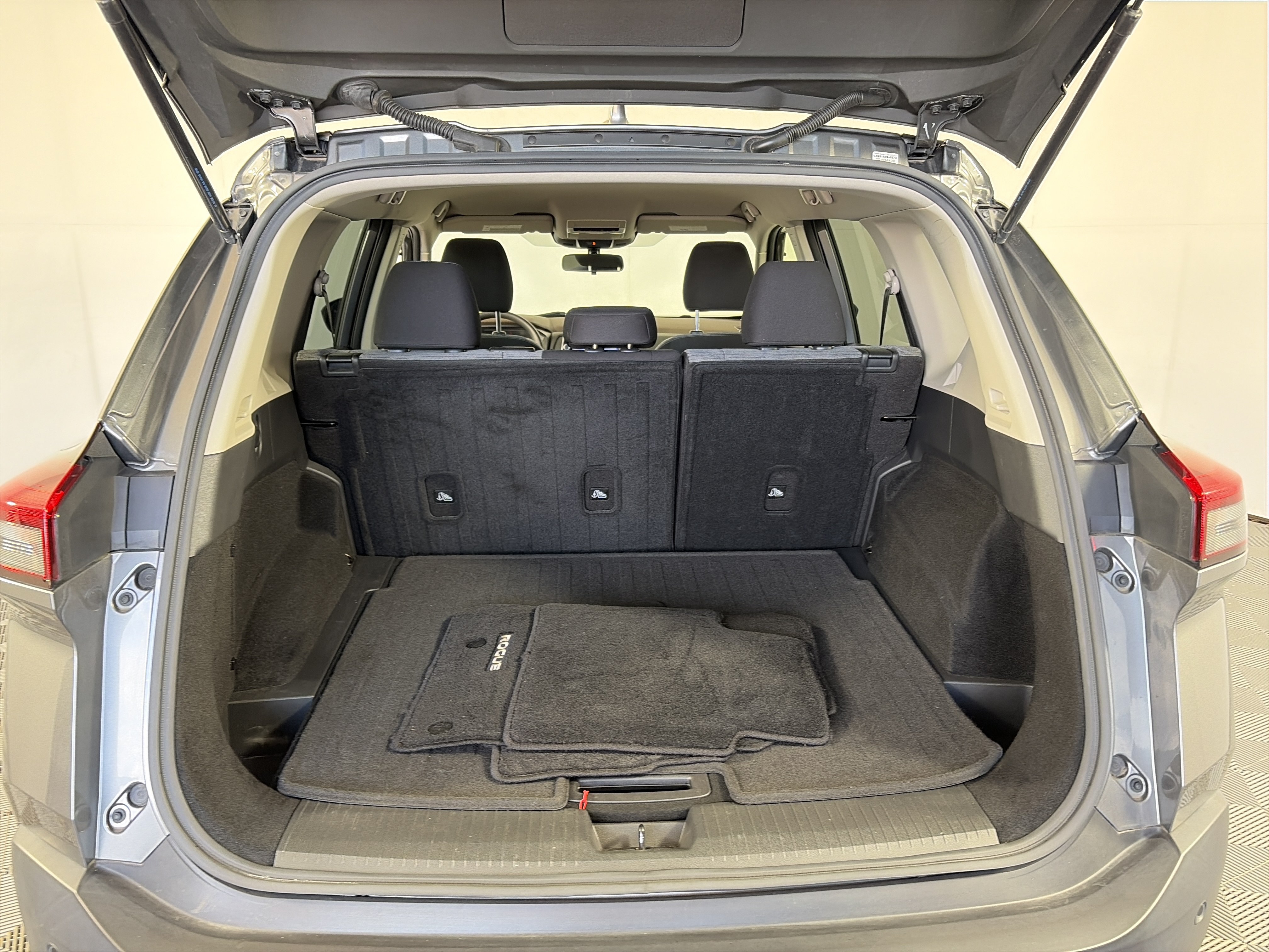 Used 2021 Nissan Rogue S AWD/4WD image 15