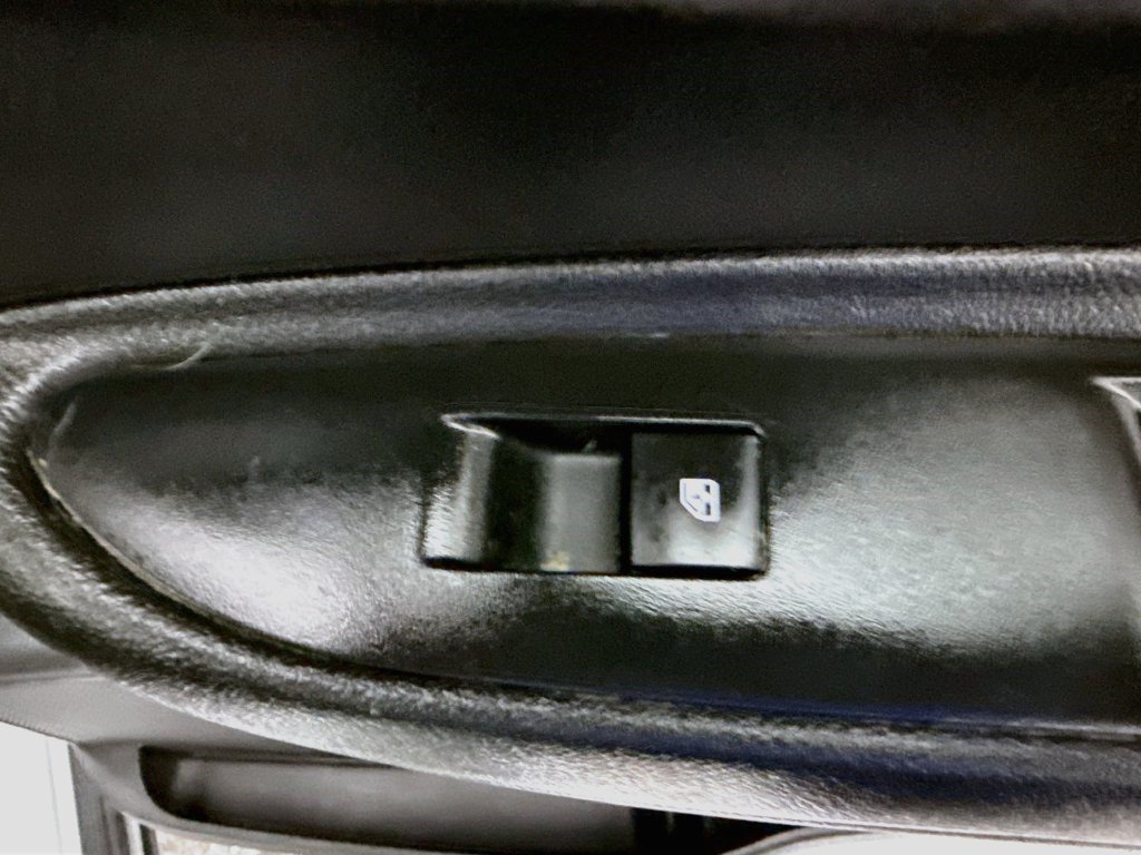 Used 2019 Chevrolet Trax LS FWD image 28