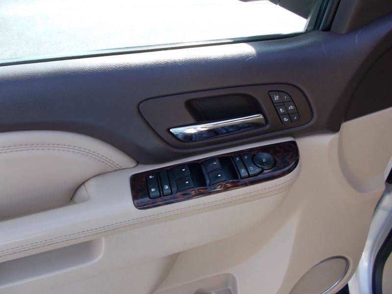 Used 2010 GMC Yukon Denali image 29