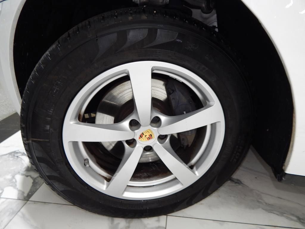 Used 2018 Porsche Macan AWD/4WD image 11