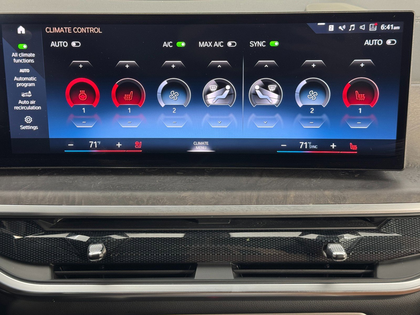 Used 2023 BMW X7 xDrive40i w/ M Sport Package image 28