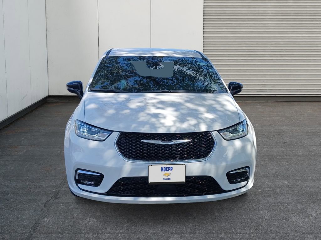 Used 2025 Chrysler Pacifica Select FWD image 8