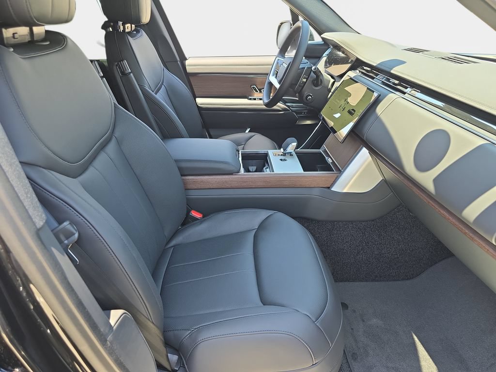 New 2026 Land Rover Range Rover Long Wheelbase SE AWD/4WD image 10