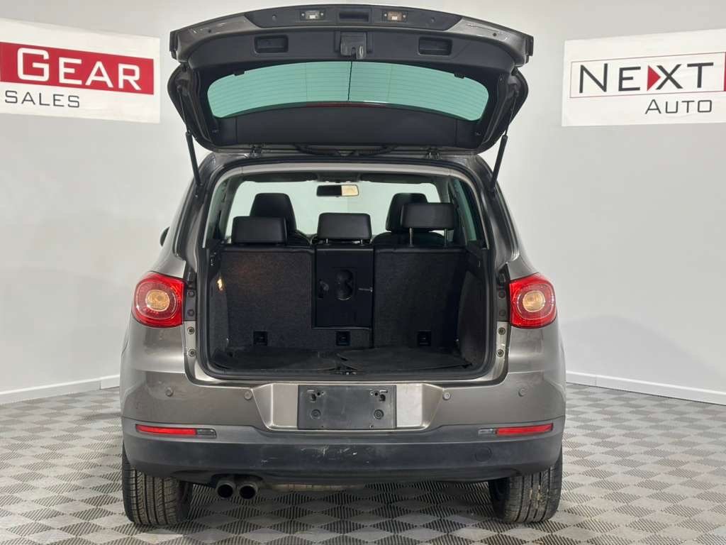 Used 2011 Volkswagen Tiguan S image 15