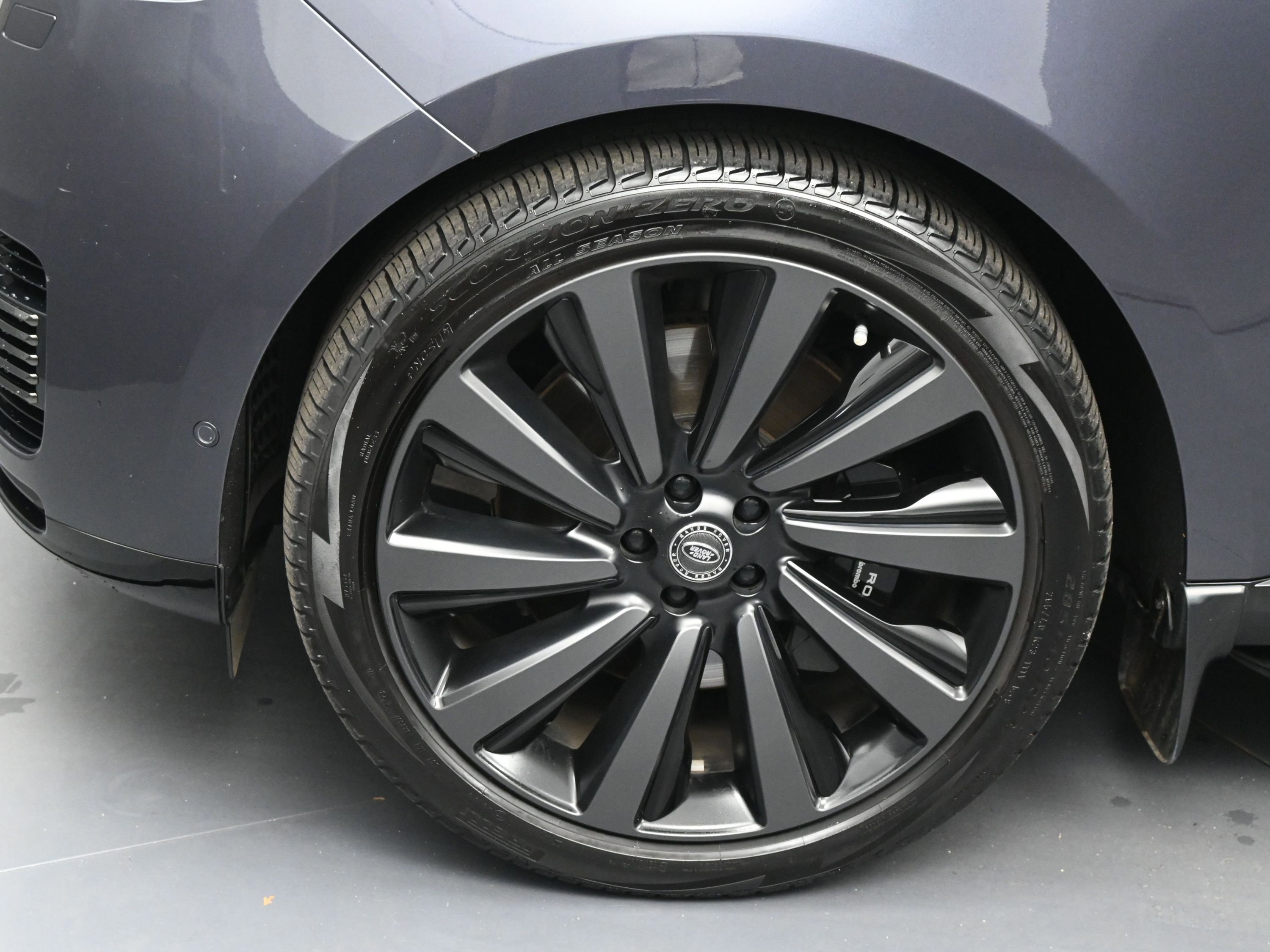 Used 2024 Land Rover Range Rover SV image 15