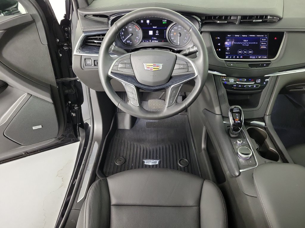 Certified 2024 Cadillac XT5 Premium Luxury w/ Technology Package AWD/4WD image 17
